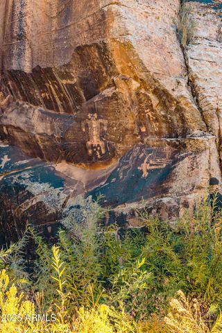 000 Bell Cow aka Rock Art Ranch Road 11, Winslow, AZ 86047