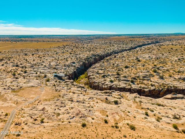 000 Bell Cow aka Rock Art Ranch Road 11, Winslow, AZ 86047