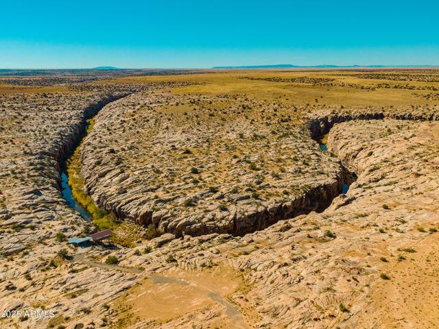 000 Bell Cow aka Rock Art Ranch Road 11, Winslow, AZ 86047