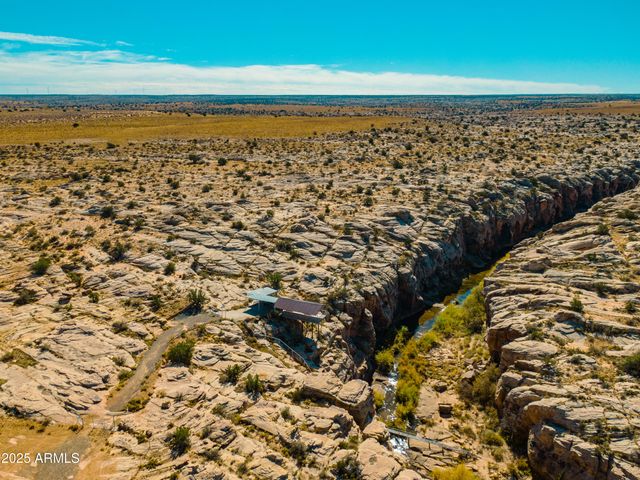 000 Bell Cow aka Rock Art Ranch Road 11, Winslow, AZ 86047