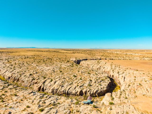 000 Bell Cow aka Rock Art Ranch Road 11, Winslow, AZ 86047
