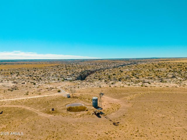 000 Bell Cow aka Rock Art Ranch Road 11, Winslow, AZ 86047
