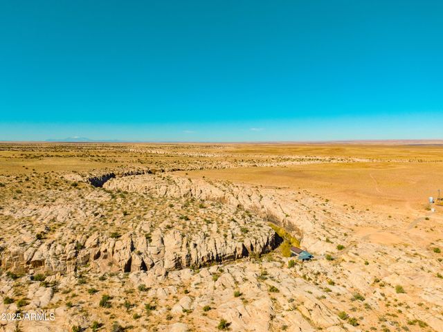 000 Bell Cow aka Rock Art Ranch Road 11, Winslow, AZ 86047