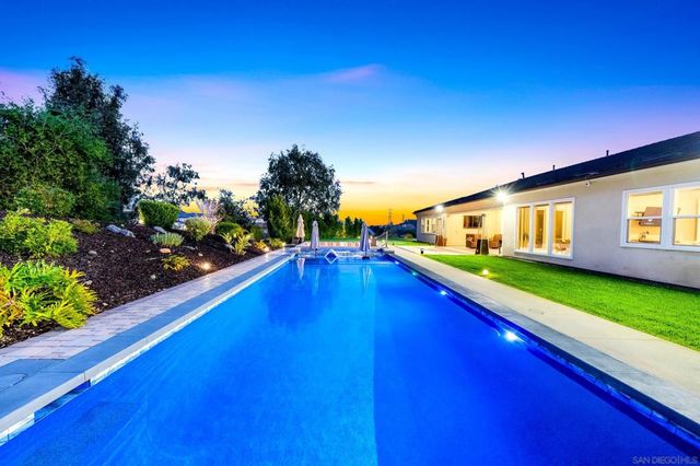 21992 Wilgen Rd, Escondido, CA 92029