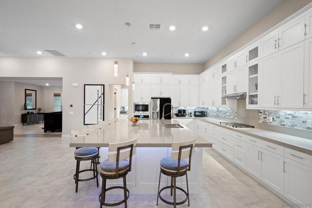 21992 Wilgen Rd, Escondido, CA 92029