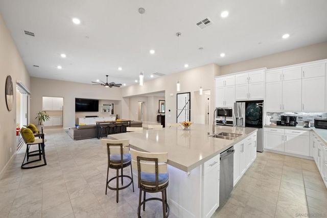 21992 Wilgen Rd, Escondido, CA 92029