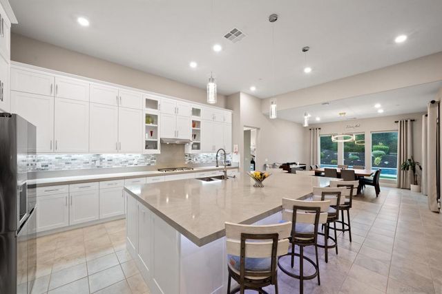 21992 Wilgen Rd, Escondido, CA 92029