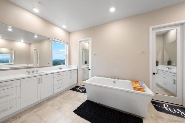 21992 Wilgen Rd, Escondido, CA 92029