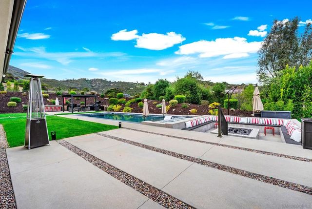 21992 Wilgen Rd, Escondido, CA 92029