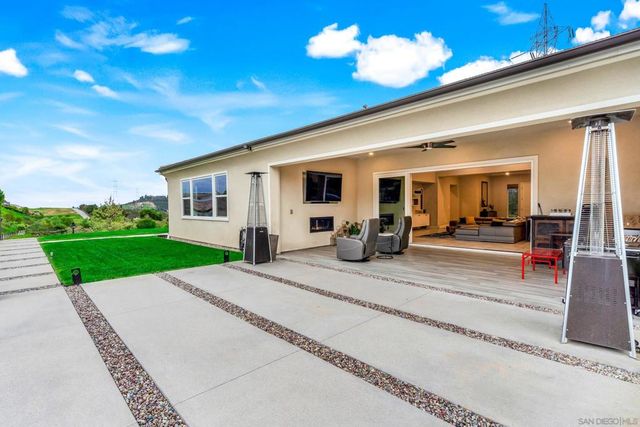 21992 Wilgen Rd, Escondido, CA 92029