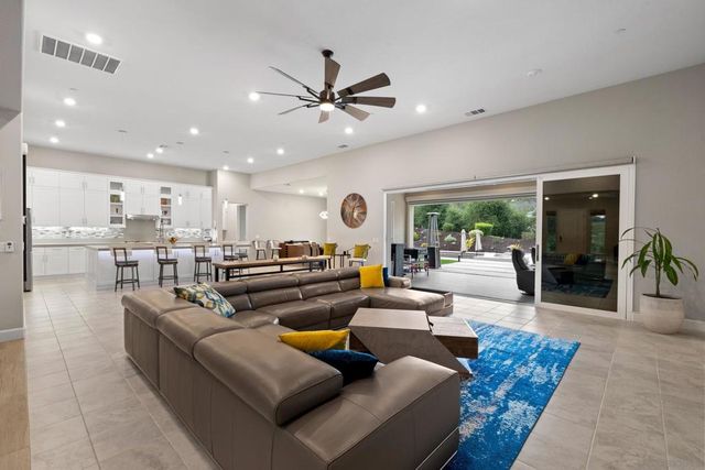 21992 Wilgen Rd, Escondido, CA 92029