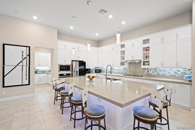 21992 Wilgen Rd, Escondido, CA 92029