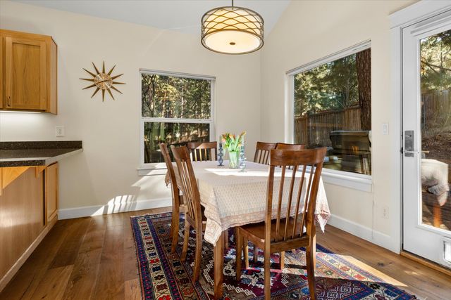 1066 NW Stannium Road, Bend, OR 97703