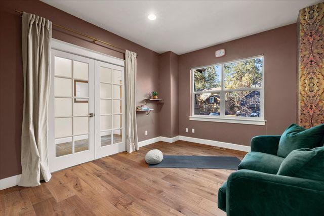 1066 NW Stannium Road, Bend, OR 97703