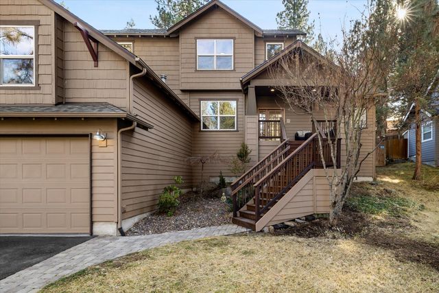 1066 NW Stannium Road, Bend, OR 97703