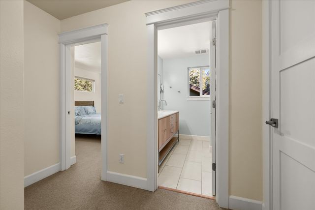 1066 NW Stannium Road, Bend, OR 97703