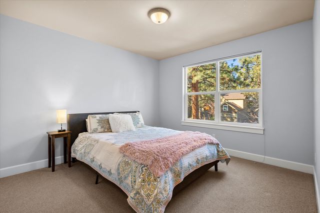 1066 NW Stannium Road, Bend, OR 97703