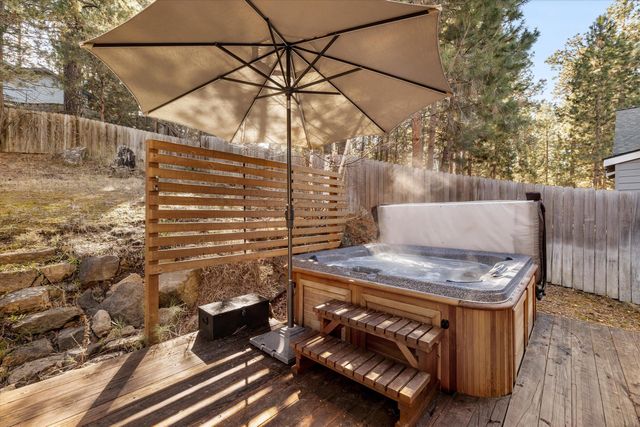 1066 NW Stannium Road, Bend, OR 97703