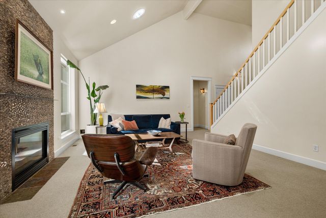 1066 NW Stannium Road, Bend, OR 97703