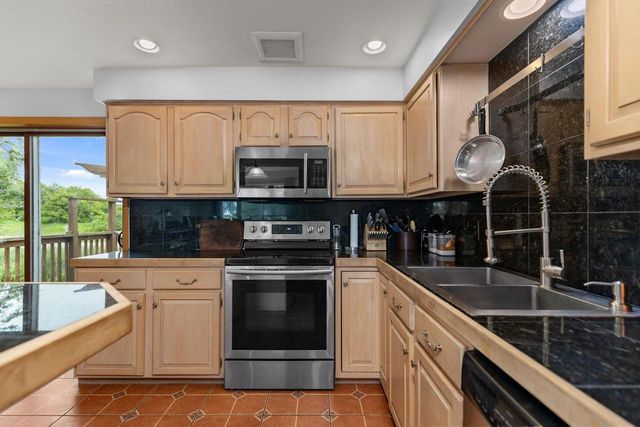 N2749 EVERGREEN LANE, Appleton, WI 54913