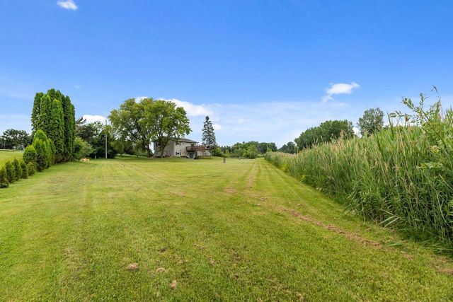 N2749 EVERGREEN LANE, Appleton, WI 54913