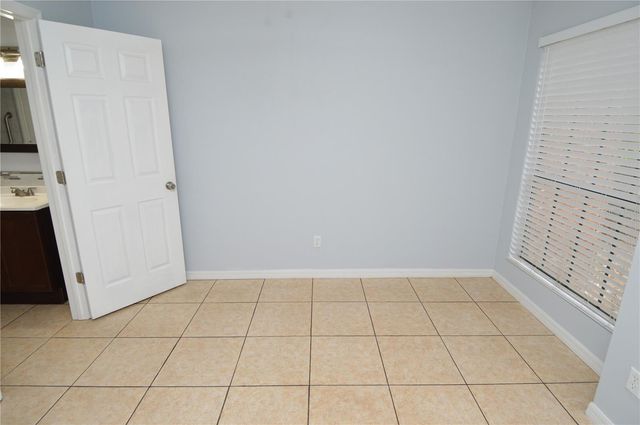 8617 FANCY FINCH DRIVE 101, Tampa, FL 33614