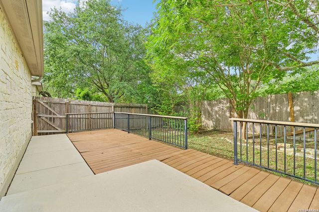125 INDIGO BRUSH DR, Cibolo, TX 78108