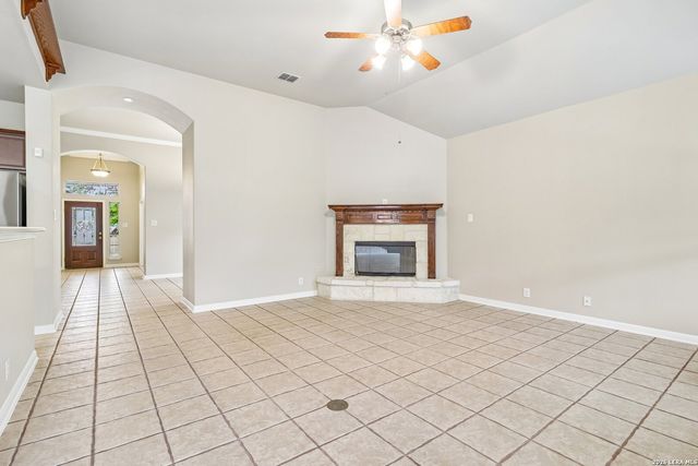 125 INDIGO BRUSH DR, Cibolo, TX 78108