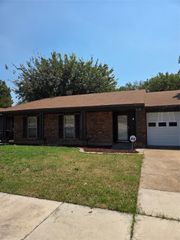 4028 Dogwood Lane, Fort Worth, TX 76137