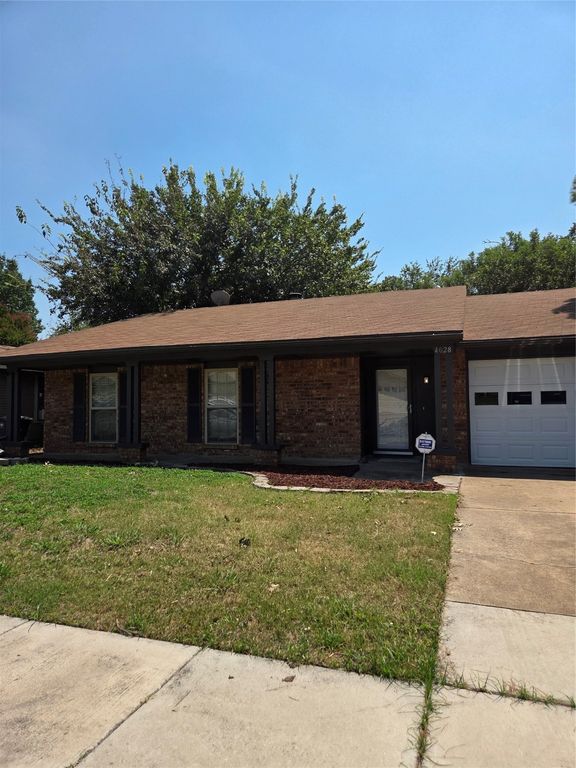 4028 Dogwood Lane, Fort Worth, TX 76137