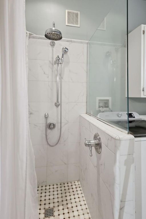 Image 23 of property listing at 225 Union Street, Santa Cruz, CA 95060