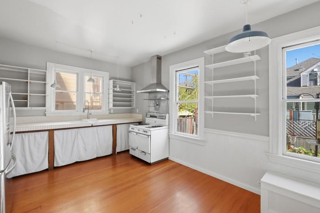 Image 24 of property listing at 225 Union Street, Santa Cruz, CA 95060
