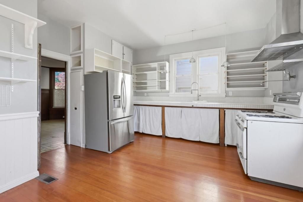 Image 25 of property listing at 225 Union Street, Santa Cruz, CA 95060