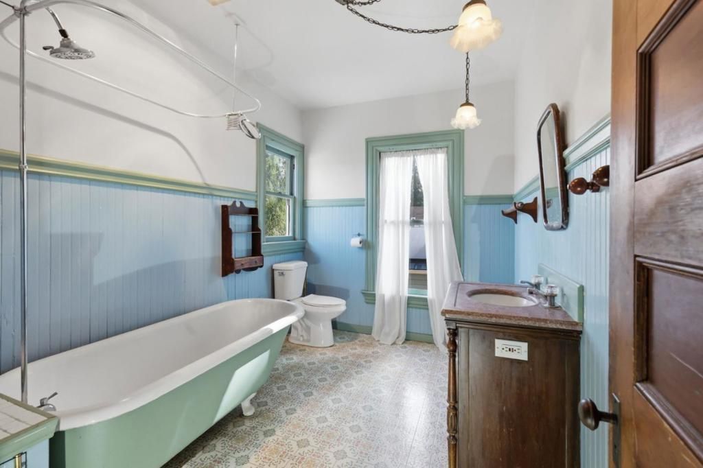 Image 33 of property listing at 225 Union Street, Santa Cruz, CA 95060