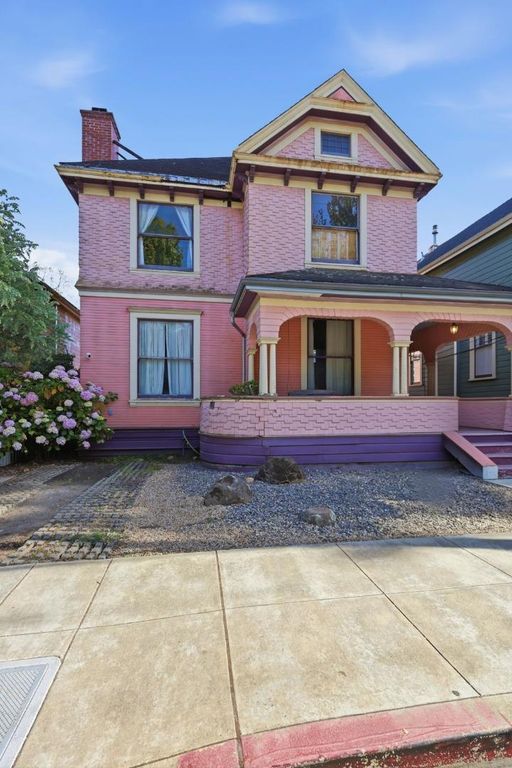 Image 38 of property listing at 225 Union Street, Santa Cruz, CA 95060