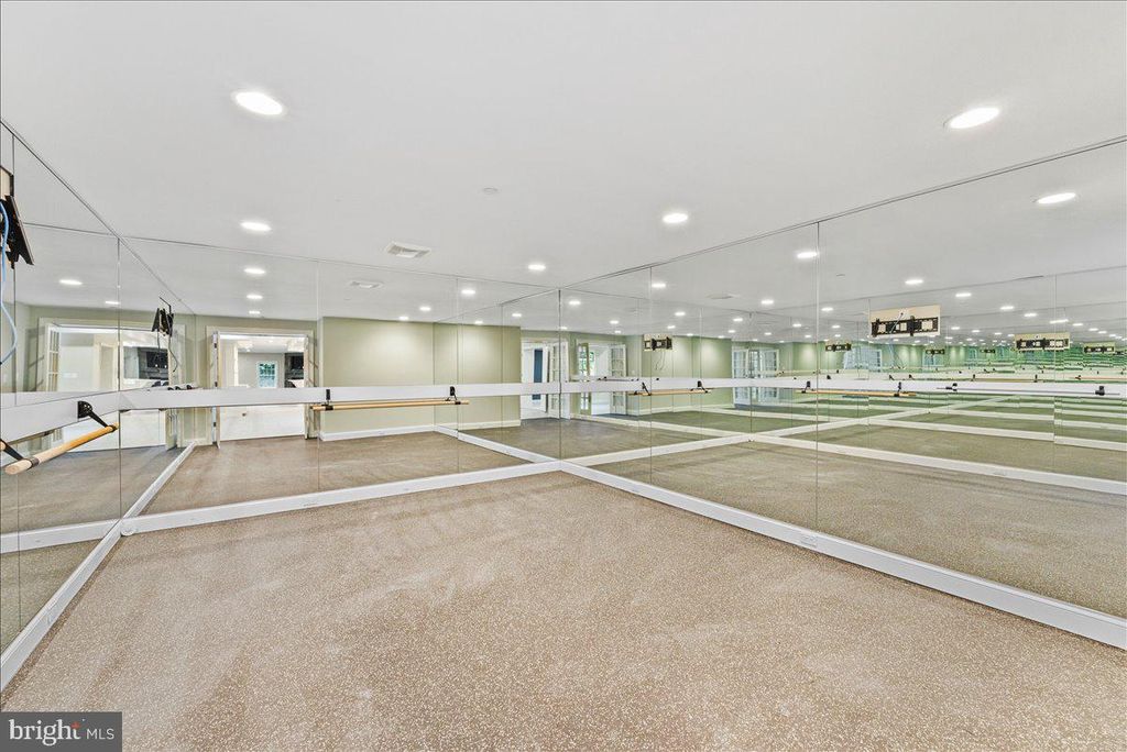 9919 LOGAN DR, Potomac, MD 20854