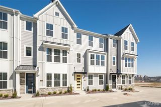 8908 Gateway Circle, Richmond Heights, MO 63144