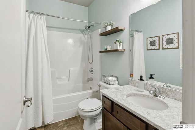 16418 Lilac Street, Omaha, NE 68116