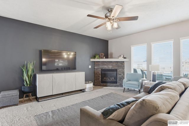 16418 Lilac Street, Omaha, NE 68116