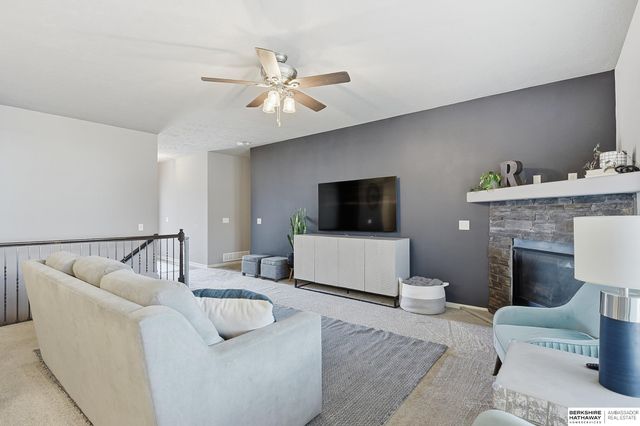 16418 Lilac Street, Omaha, NE 68116