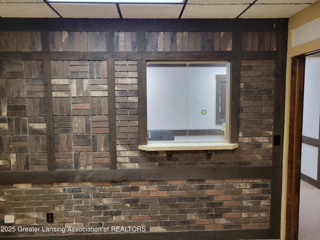 611 W State Street, St. Johns, MI 48879