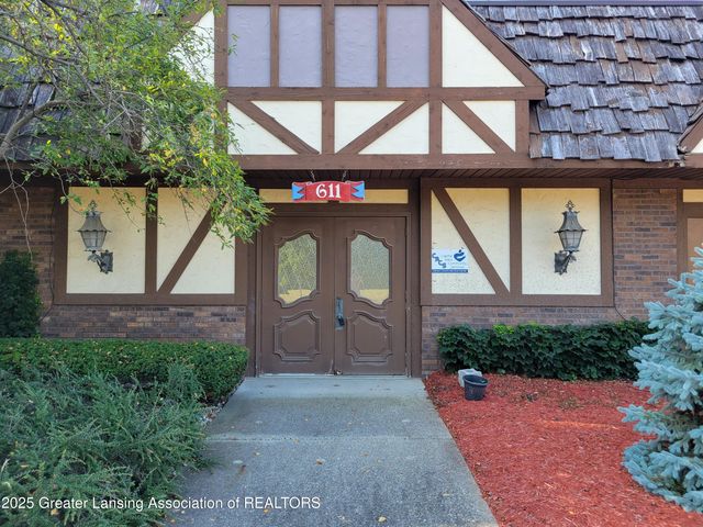 611 W State Street, St. Johns, MI 48879