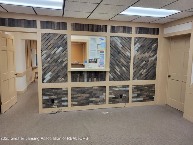 611 W State Street, St. Johns, MI 48879