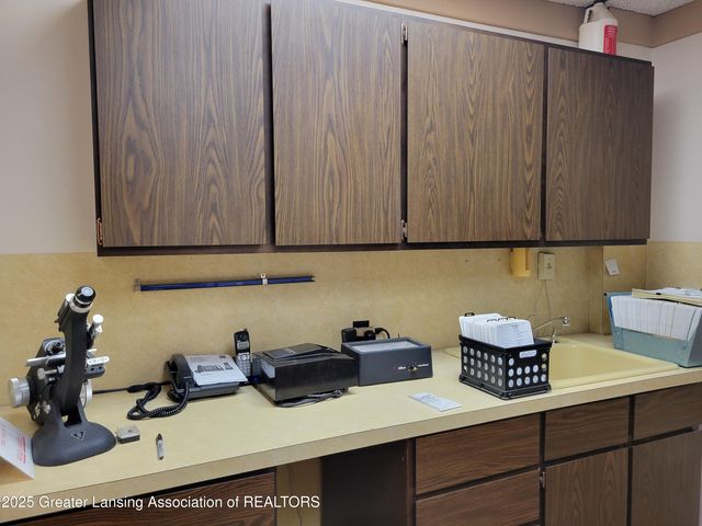 611 W State Street, St. Johns, MI 48879