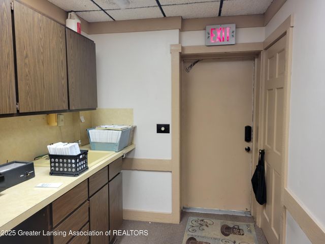 611 W State Street, St. Johns, MI 48879