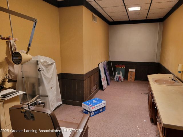 611 W State Street, St. Johns, MI 48879