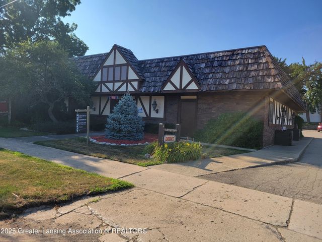 611 W State Street, St. Johns, MI 48879