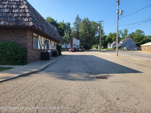 611 W State Street, St. Johns, MI 48879