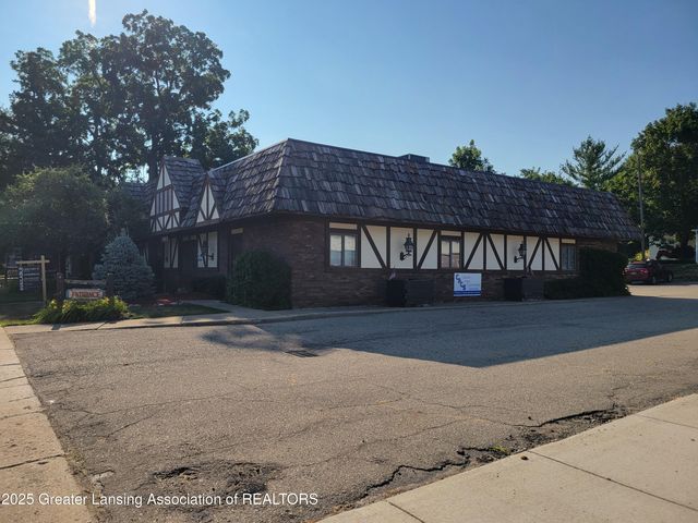 611 W State Street, St. Johns, MI 48879