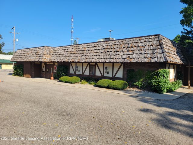 611 W State Street, St. Johns, MI 48879